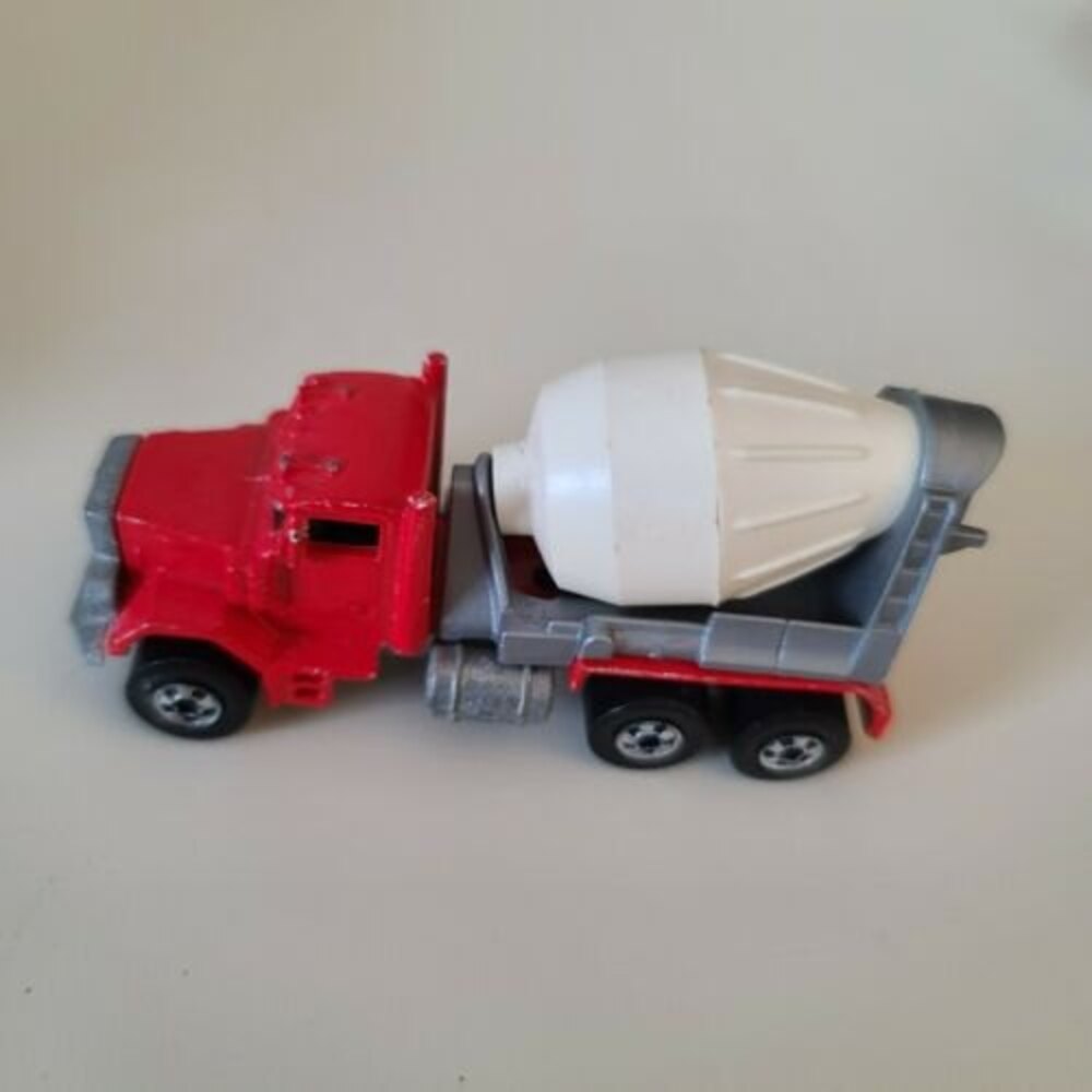 Vintage 1979 Hot Wheels Peterbilt Red Cement Mixer Truck